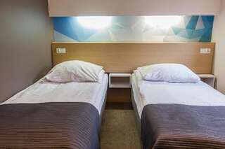 Отель Hotel Platan Острув-Велькопольски Двухместный номер с 1 кроватью или 2 отдельными кроватями-9