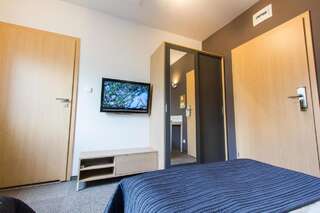 Отель Hotel Platan Острув-Велькопольски Двухместный номер с 1 кроватью или 2 отдельными кроватями-1